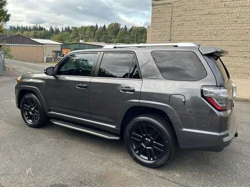 Used 2017 Toyota 4Runner Limited AWD/4WD image 7