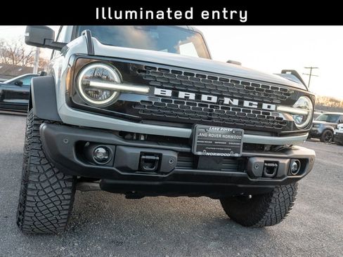 Used 2023 Ford Bronco Wildtrak image 16