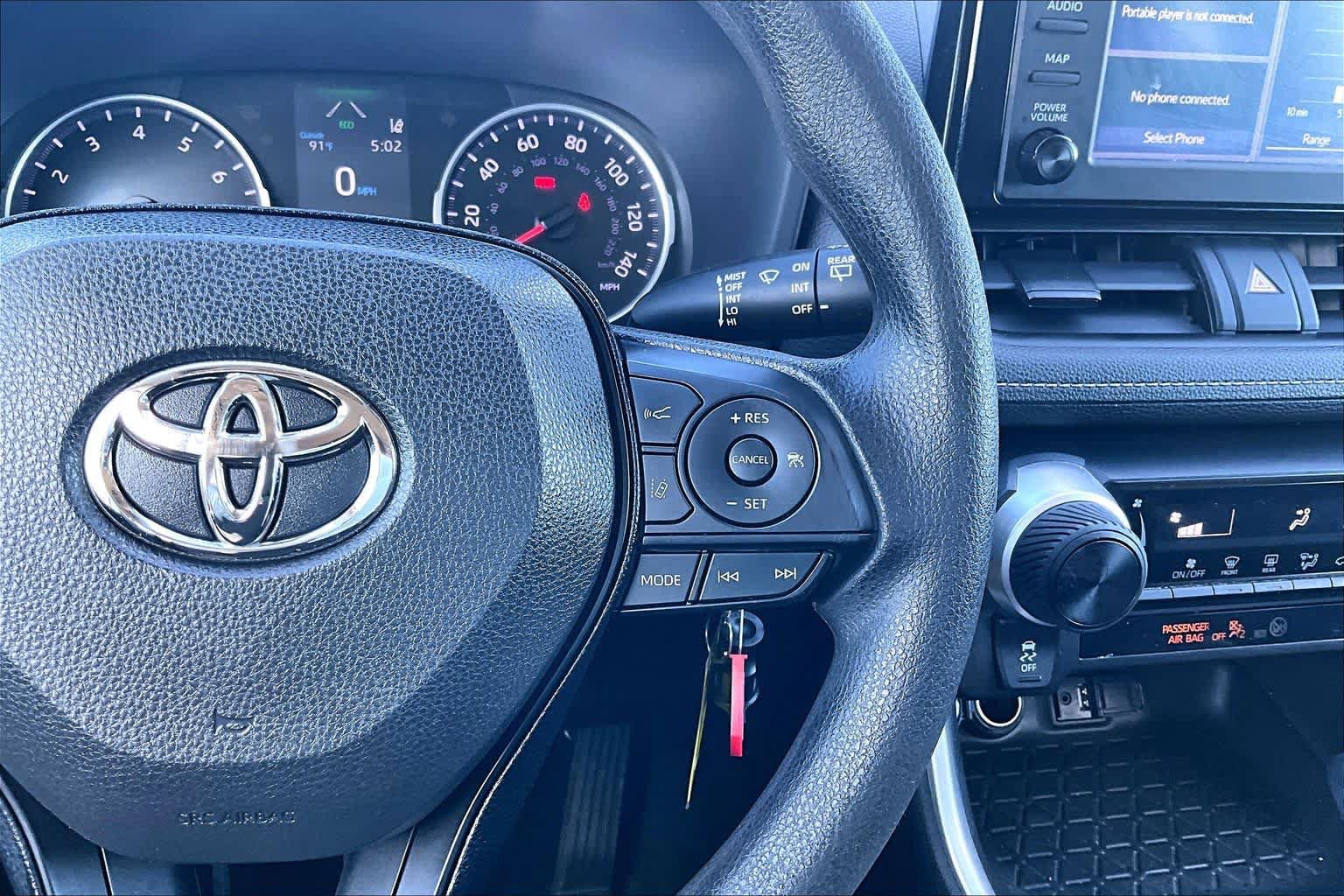 Used 2019 Toyota RAV4 LE FWD image 22