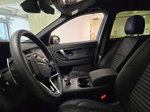Certified 2025 Land Rover Discovery Sport Dynamic SE image 21