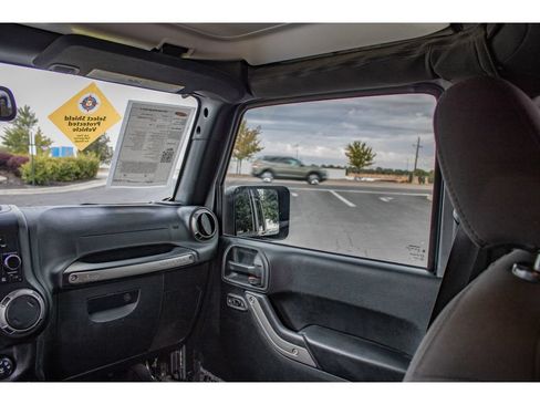 Used 2018 Jeep Wrangler Unlimited Sport S AWD/4WD image 19
