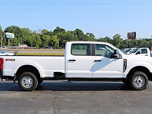 Used 2024 Ford F250 XL w/ FX4 Off-Road Package AWD/4WD image 8