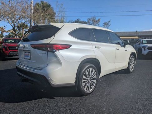 Used 2020 Toyota Highlander Platinum image 4