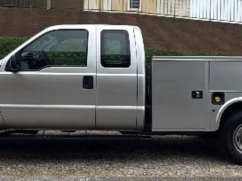 Used 2015 Ford F250 XL AWD/4WD image 2