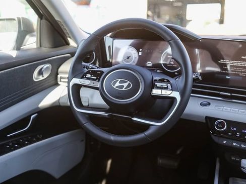 New 2026 Hyundai Elantra Limited FWD image 17