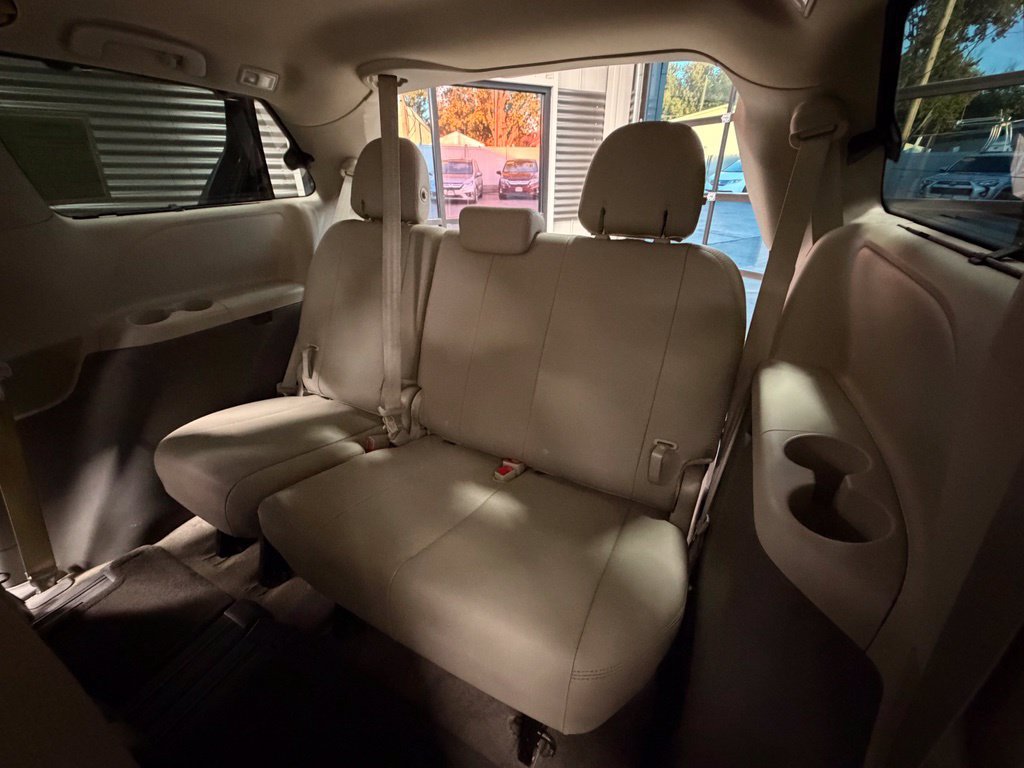 Used 2016 Toyota Sienna XLE w/ XLE Navigation Package FWD image 8