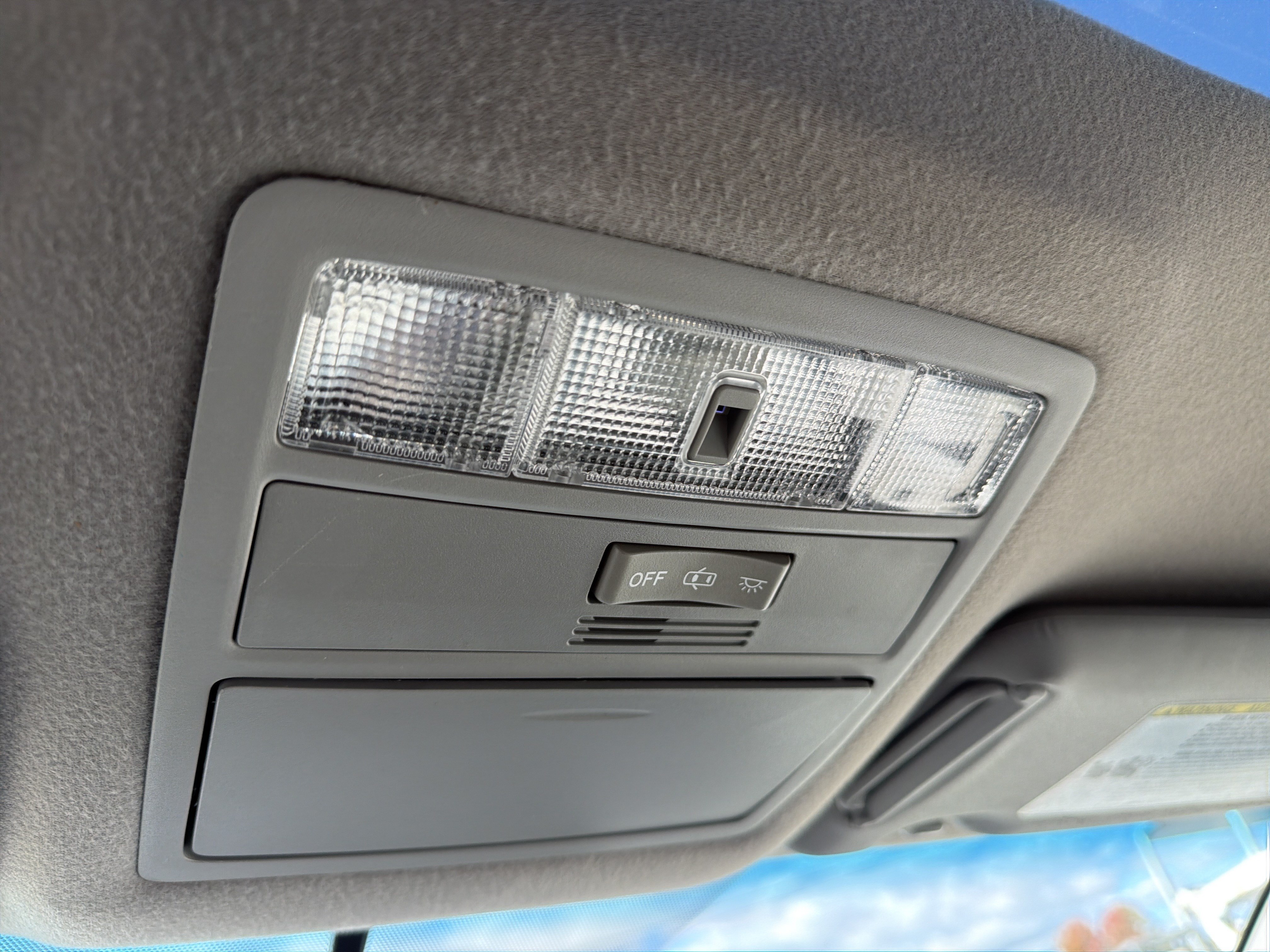 Used 2012 Toyota Highlander 4WD w/ Tech Pkg image 19