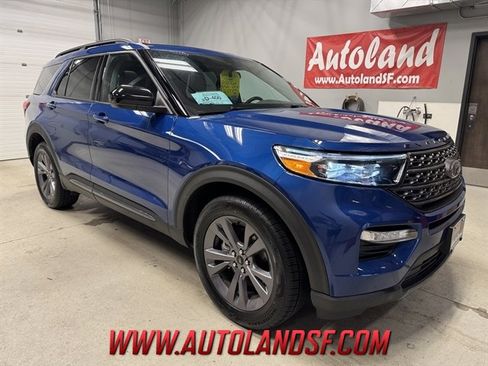 Used 2022 Ford Explorer XLT w/ Equipment Group 202A AWD/4WD image 1
