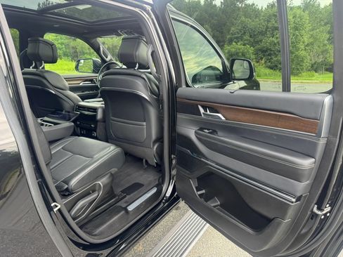 Used 2024 Jeep Grand Wagoneer L 4WD image 12