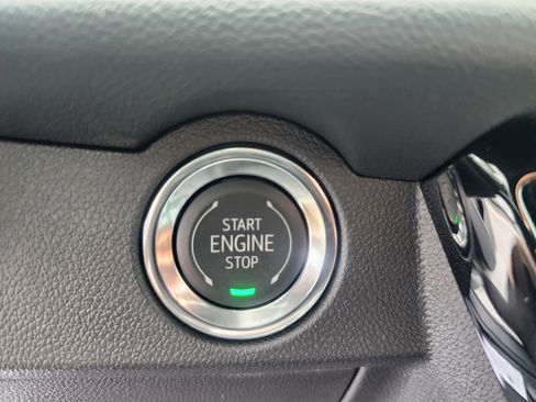 New 2025 Chevrolet Traverse LT w/ Driver Confidence Package image 32