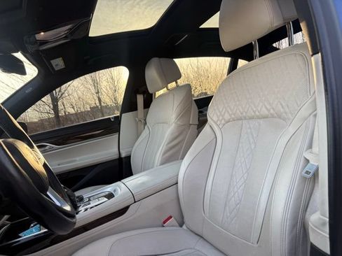 Used 2019 BMW ALPINA B7 xDrive AWD/4WD image 10