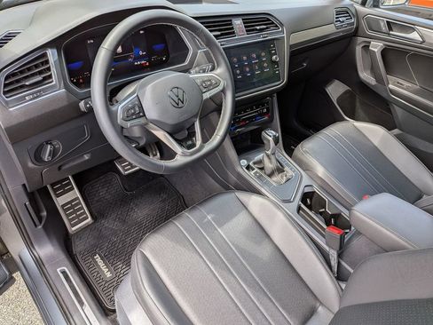 Used 2023 Volkswagen Tiguan SE R-Line FWD image 11