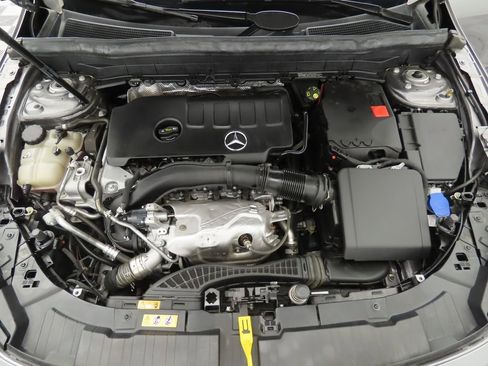 Certified 2022 Mercedes-Benz GLB 250 image 27