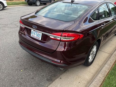 Used 2017 Ford Fusion S image 9