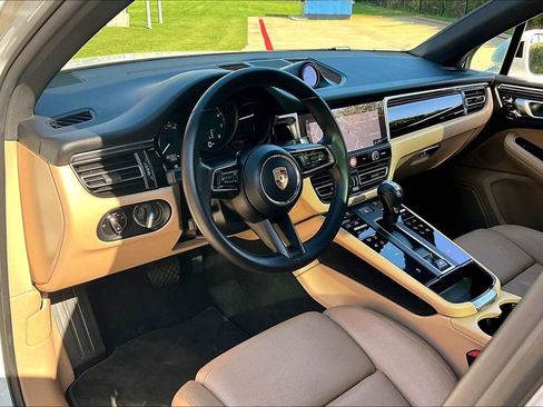 Used 2023 Porsche Macan AWD/4WD image 19
