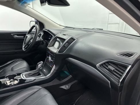 Used 2018 Ford Edge Titanium w/ Equipment Group 302A AWD/4WD image 25