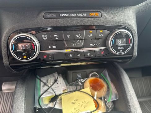 Used 2021 Ford Escape SE w/ SE Sport Appearance Package AWD/4WD image 17