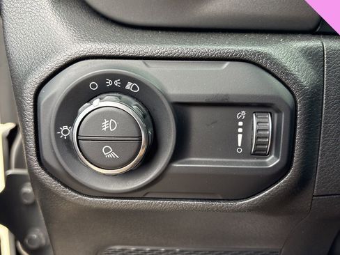 Used 2023 Jeep Gladiator Sport image 9