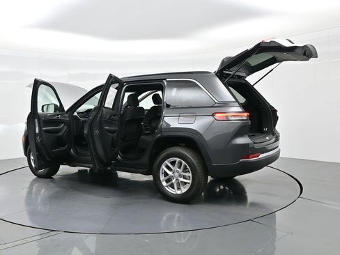 New 2025 Jeep Grand Cherokee Laredo X image 31