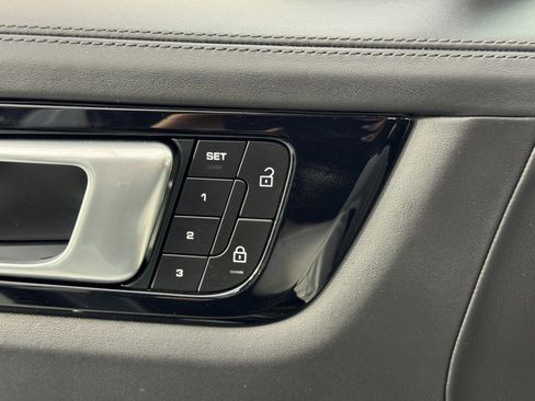 Used 2022 Porsche Cayenne GTS image 18