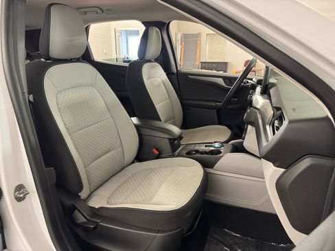 Used 2023 Ford Escape Active image 39