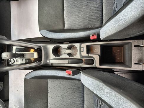 Used 2025 Nissan Versa SV FWD image 32