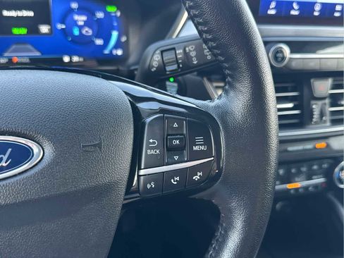 Used 2021 Ford Escape Titanium image 24