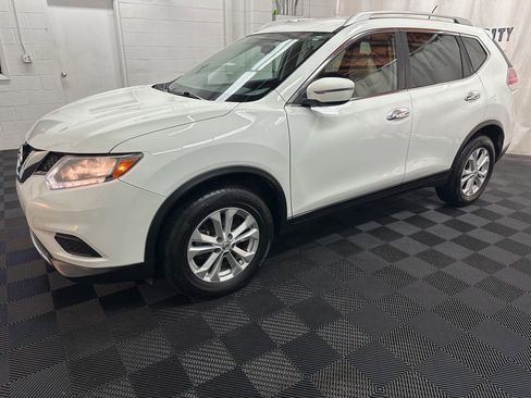 Used 2016 Nissan Rogue SV AWD/4WD image 5