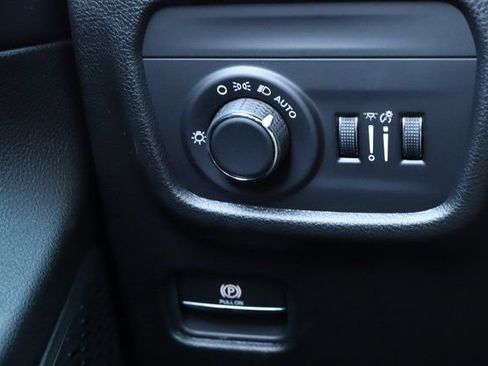 New 2025 Jeep Grand Cherokee L Altitude image 36