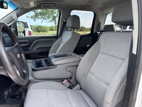 Used 2018 Chevrolet Silverado 2500 W/T w/ WT Convenience Package AWD/4WD image 8