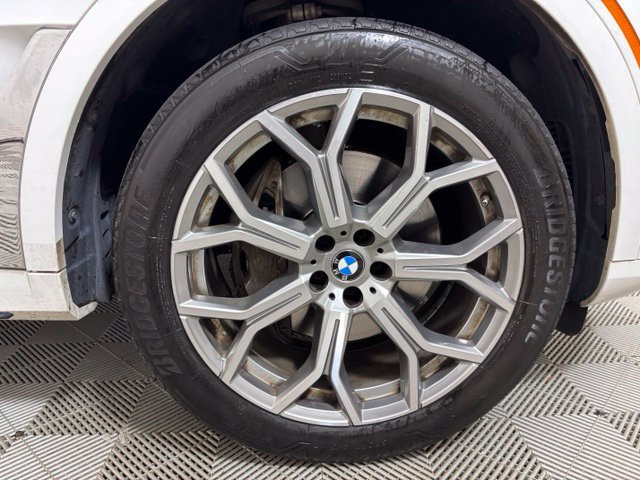 Used 2025 BMW X7 xDrive40i w/ Premium Package AWD/4WD image 24