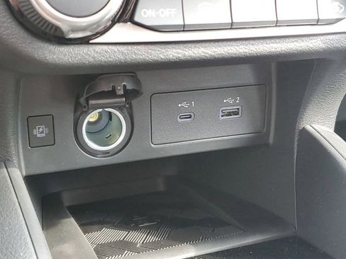 New 2025 Nissan Versa SR w/ Trunk Package image 26