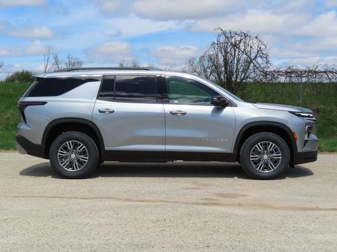 New 2026 Chevrolet Traverse LT AWD/4WD image 2