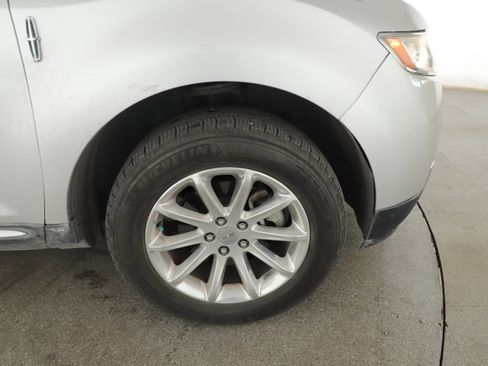 Used 2015 Lincoln MKX FWD w/ Equipment Group 101A image 4