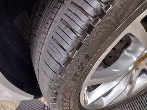 Used 2019 Porsche Cayenne S image 6