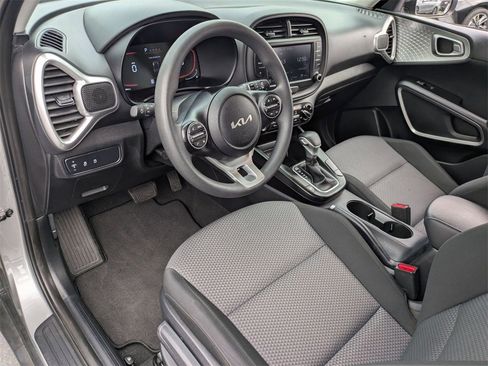 Used 2024 Kia Soul LX w/ Option Group 015 image 17