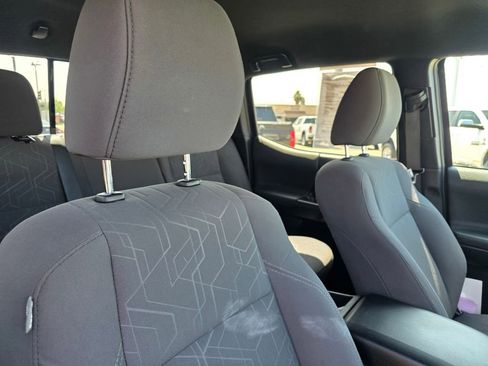 Used 2019 Toyota Tacoma TRD Off-Road w/ Technology Package AWD/4WD image 21