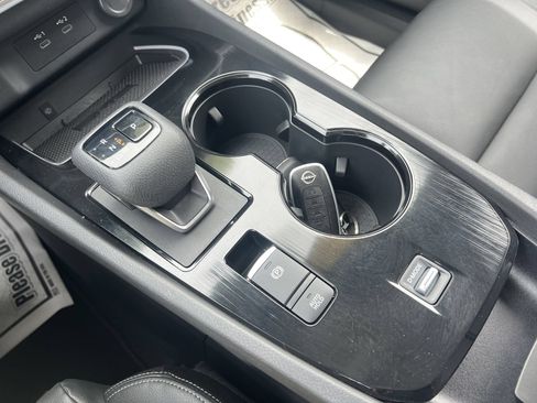 Certified 2025 Nissan Rogue SL w/ Tech Package FWD image 7