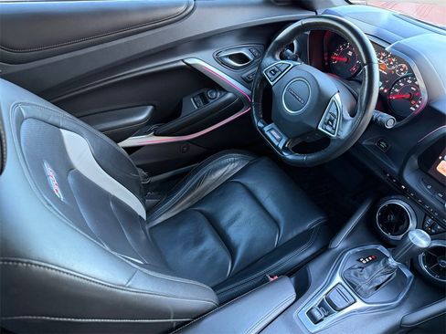 Used 2016 Chevrolet Camaro SS image 15