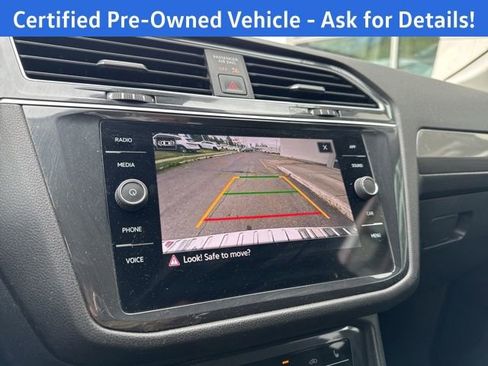 Certified 2023 Volkswagen Tiguan SE w/ Panoramic Sunroof Package AWD/4WD image 11