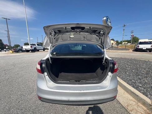 Used 2012 Ford Focus SE FWD image 24