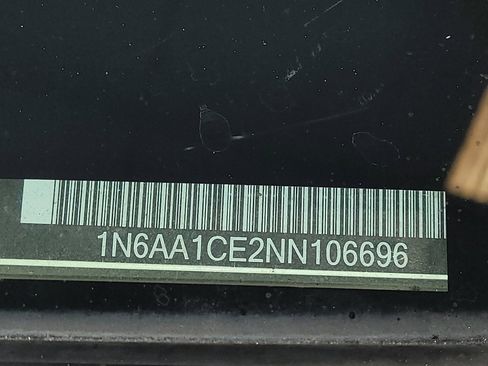 Used 2022 Nissan Titan S image 33