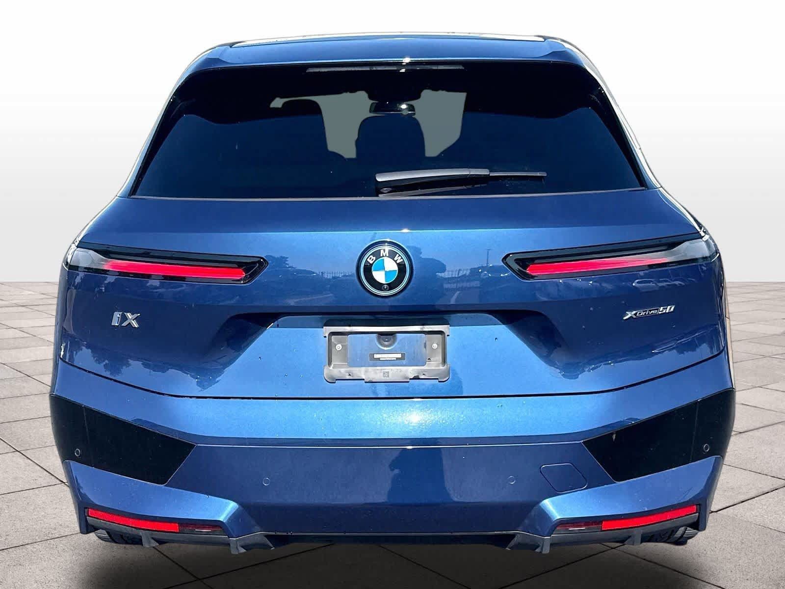 Used 2024 BMW iX xDrive50 w/ Premium Package AWD/4WD image 8