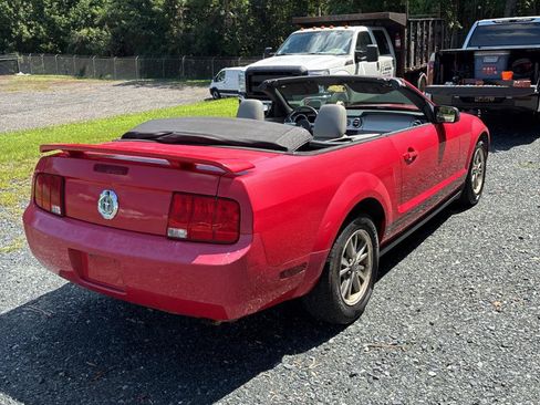 Used 2005 Ford Mustang Convertible RWD image 5