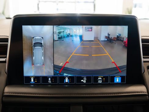 Used 2021 Chevrolet Tahoe High Country w/ Premium Package AWD/4WD image 13