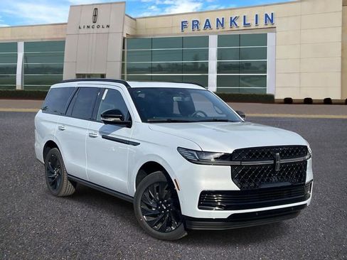 New 2025 Lincoln Navigator Reserve w/ Jet Appearance Package AWD/4WD image 1