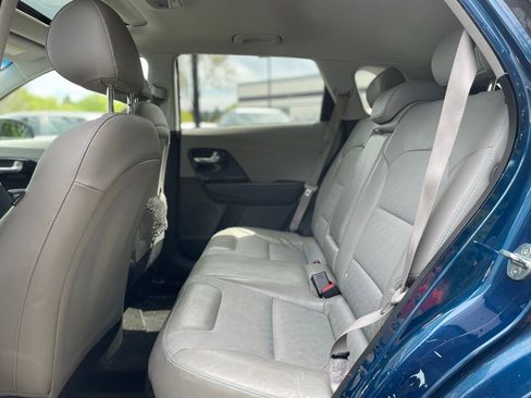 Used 2020 Kia Niro Touring image 21