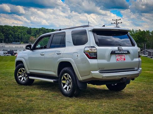 Used 2019 Toyota 4Runner TRD Off-Road Premium AWD/4WD image 5