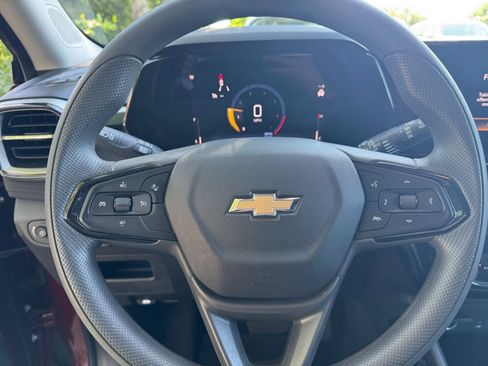 Used 2025 Chevrolet TrailBlazer LT FWD image 27