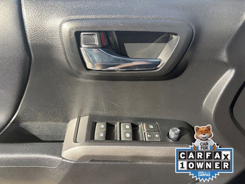 Used 2022 Toyota Tacoma TRD Off-Road w/ Technology Package image 23